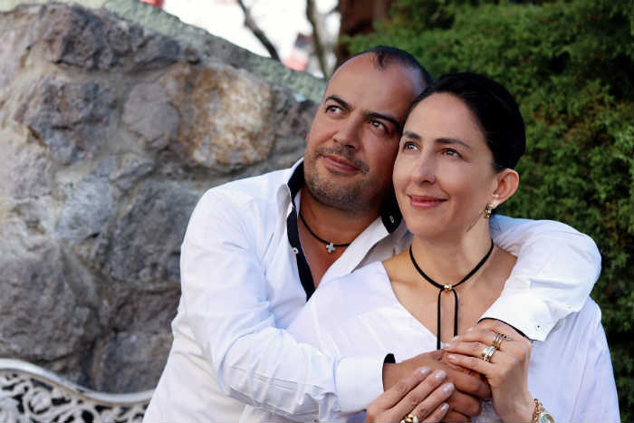Pareja en Apuros
